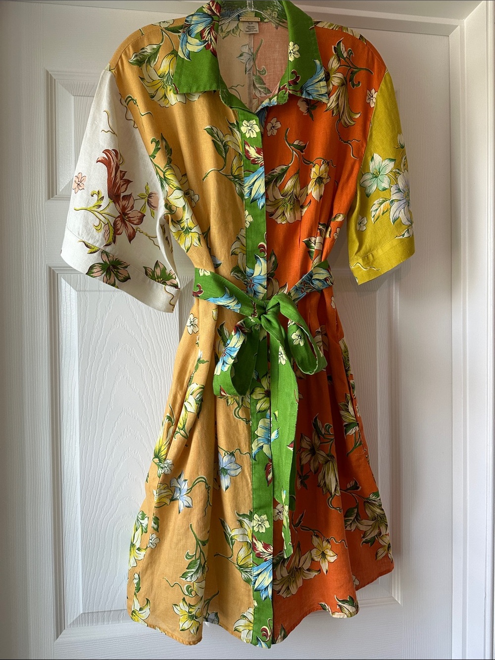 Magaschoni Multi-Panel Linen Floral Midi Dress with optional Green Tie